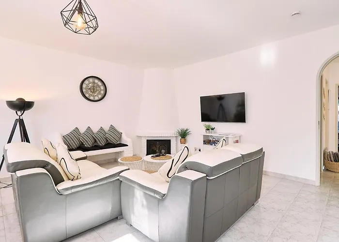 Appartamento Carla Mit Privaten Garten Armação de Pêra